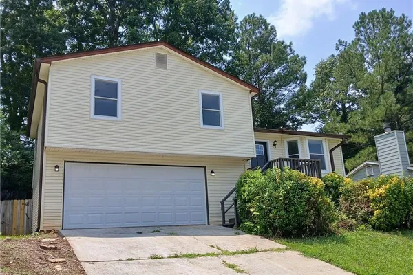 2275 RAMBLEWOOD CIR