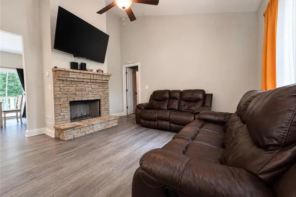 103 WOODSIDE CT
