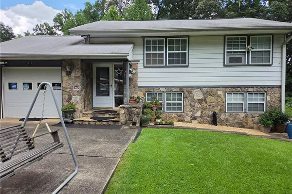 3273 PIN OAK CIR
