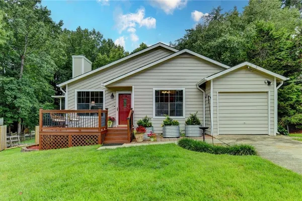 3366 HIGHLAND PINE WAY