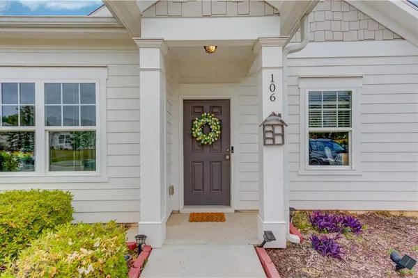 106 APALACHEE DR