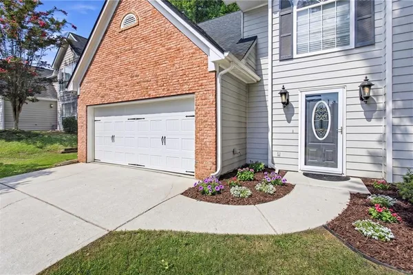 640 SUWANEE LAKES CIR