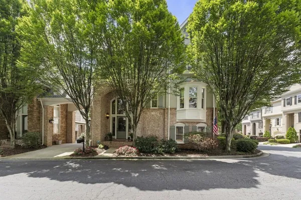 1377 VILLAGE PARK DR