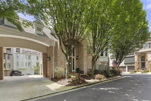 1377 VILLAGE PARK DR