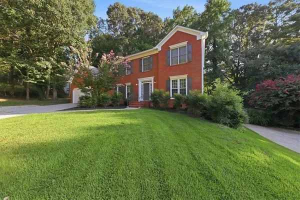 245 ST MARTINS DR