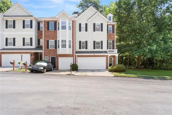 446 SANDTRAP LN