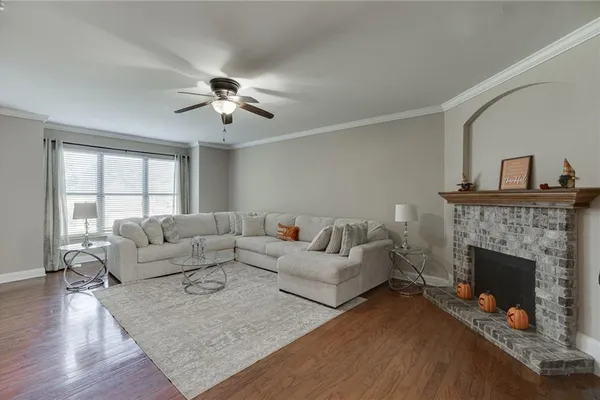 2764 LAUREL VALLEY TRL