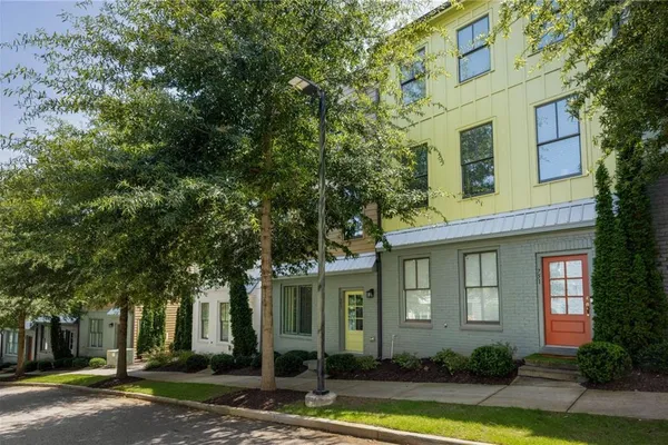 753 HAMILTON CIR