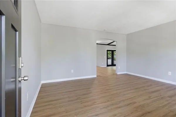 562 HIDDEN HILLS CT