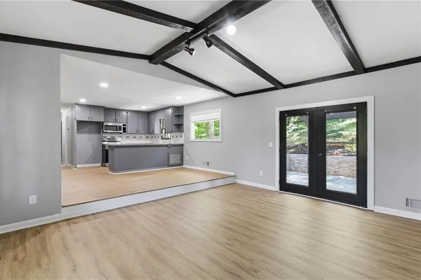 562 HIDDEN HILLS CT