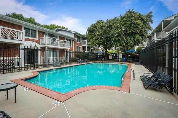 869 BRIARCLIFF RD C-24