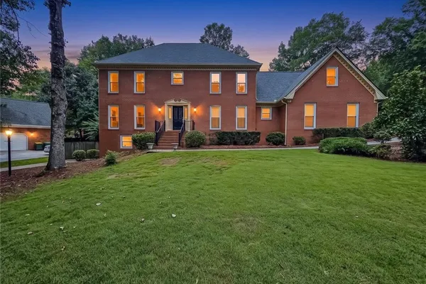 5616 BROXTON CIR