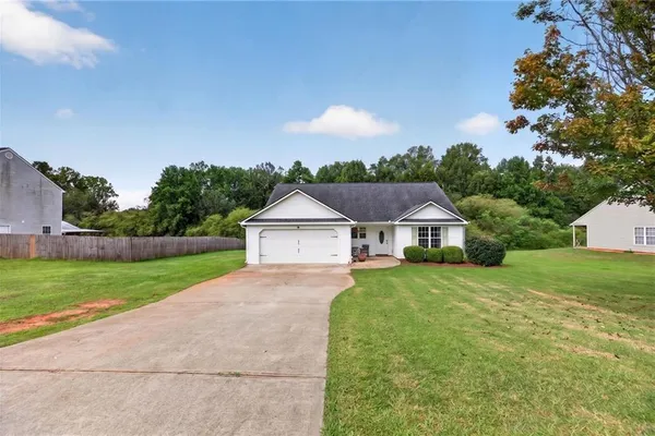 112 GOVERNOR LN