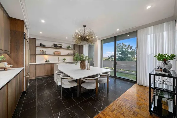 2575 PEACHTREE RD 12D