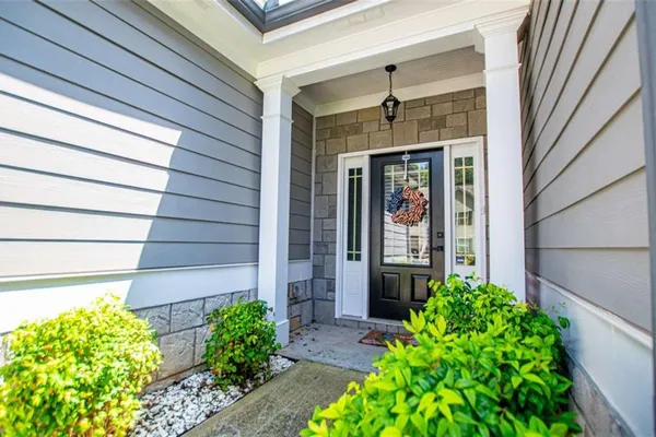 320 DAFFODIL DR