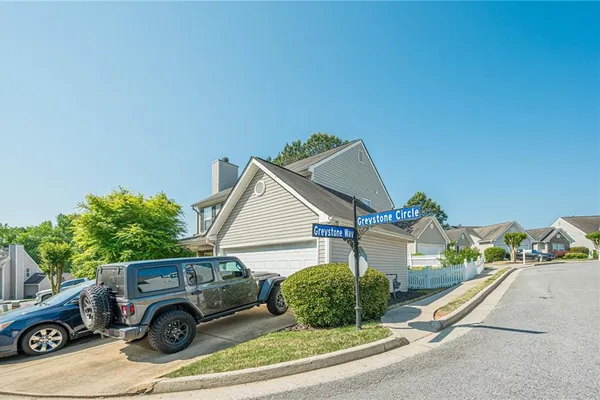 316 GREYSTONE CIR