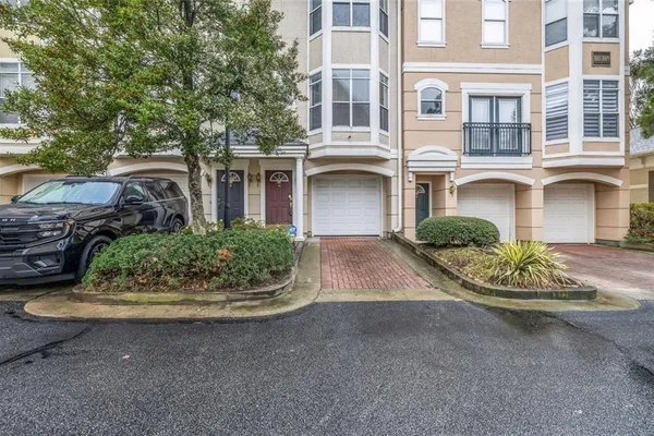 375 HIGHLAND AVE 1002