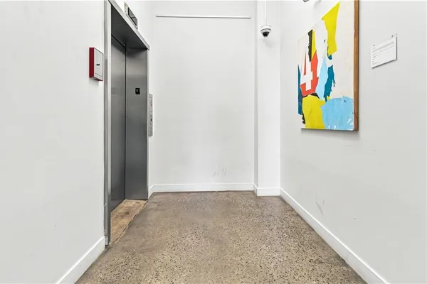 563 MEMORIAL DR 302