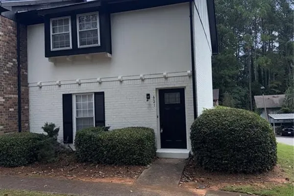 621 GARDEN WALK DR