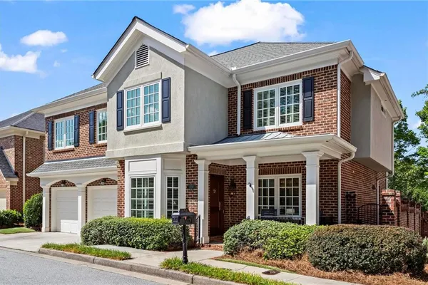 1138 FAIRWAY GDNS