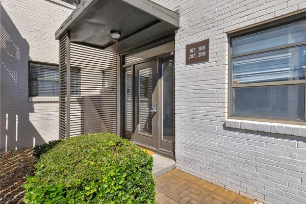 808 GREENWOOD AVE 207