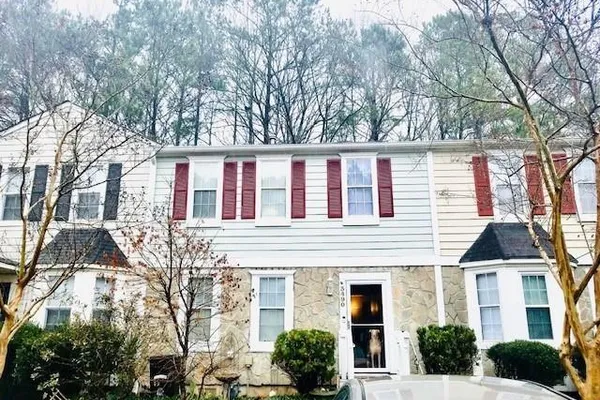 3490 LEE CT
