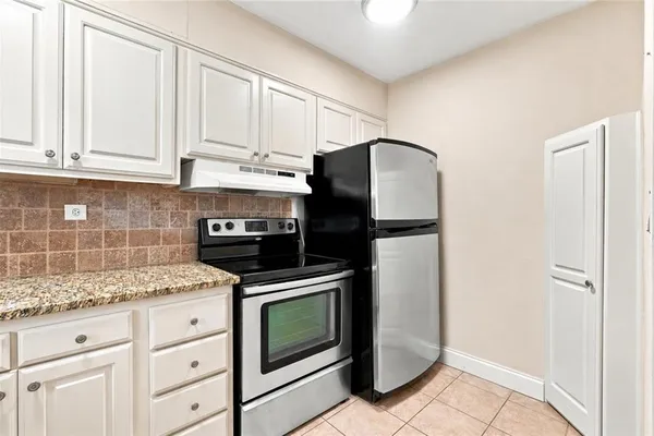 300 PEACHTREE ST 20O