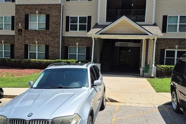 1301 FAIRINGTON VILLAGE DR
