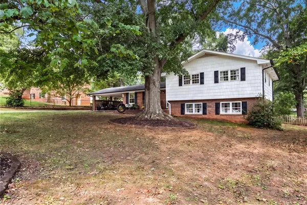 20 OAKDALE DR