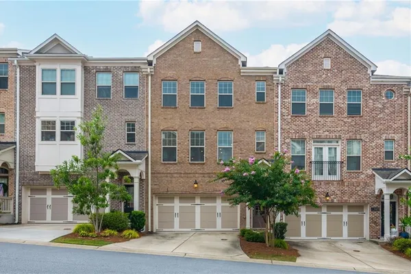 1391 LIVE OAK LN