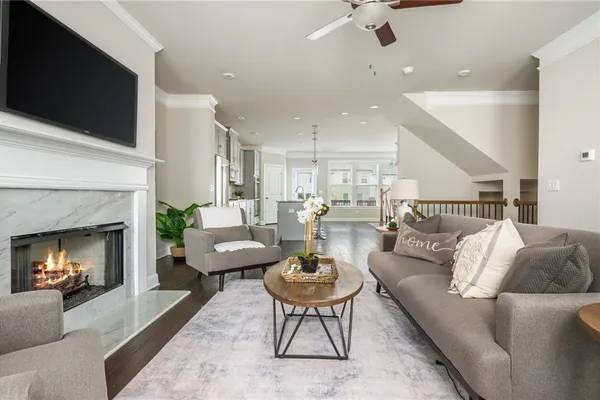 1391 LIVE OAK LN