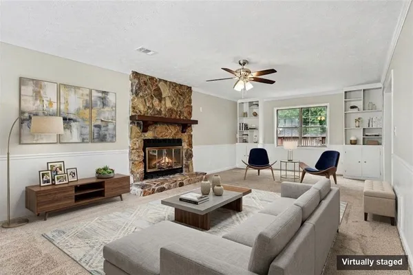 1061 GUNNERS WALK