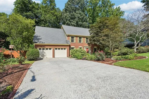 89 CREEKSIDE DR