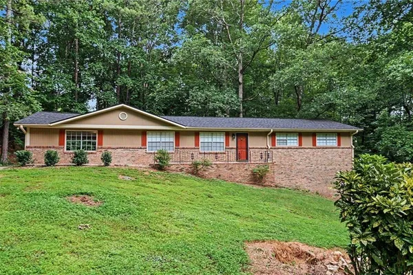 2216 CHESTNUT LOG DR