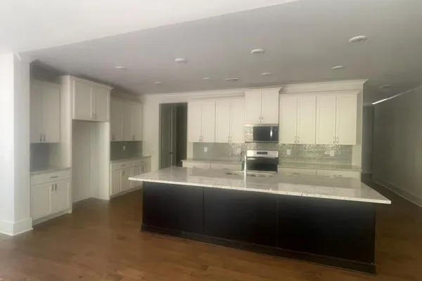 317 WILLOW WALK