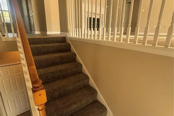 1338 VINE CIR