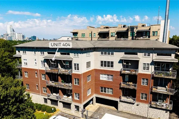 680 GREENWOOD AVE 404