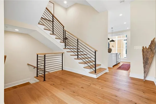 75 BOULEVARD NE 9