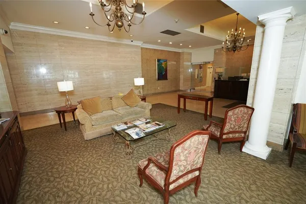 300 PEACHTREE ST 9D