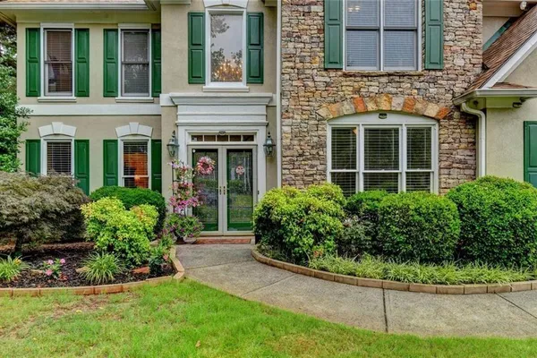 677 RIVER COVE CT