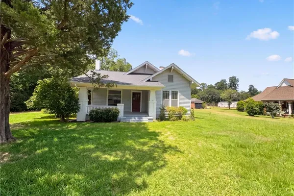 355 PECAN ST