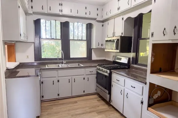 355 PECAN ST