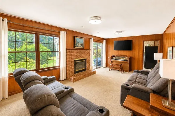 2523 ANDOVER DR