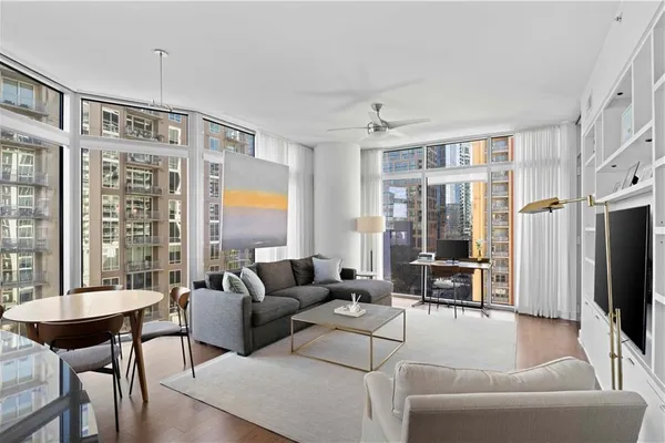 222 12TH ST 1503
