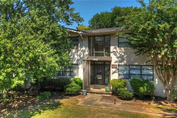 808 GREENWOOD AVE 101