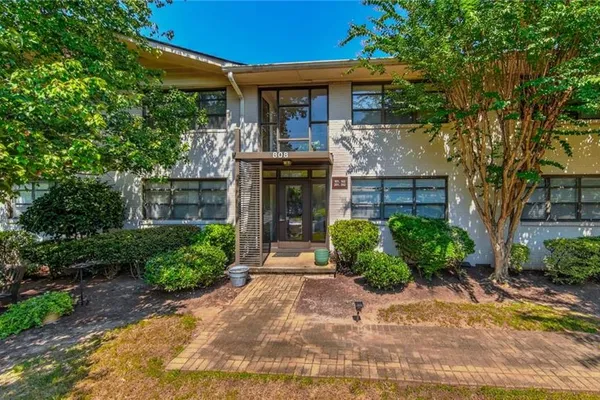 808 GREENWOOD AVE 101
