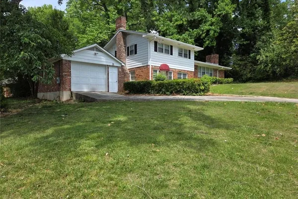 1037 MELL AVE