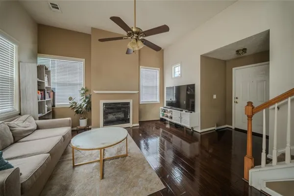 213 MANLEY CT