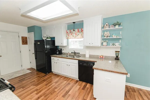 795 MORRIS LN