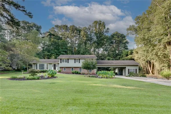 1660 NORTHWOODS DR